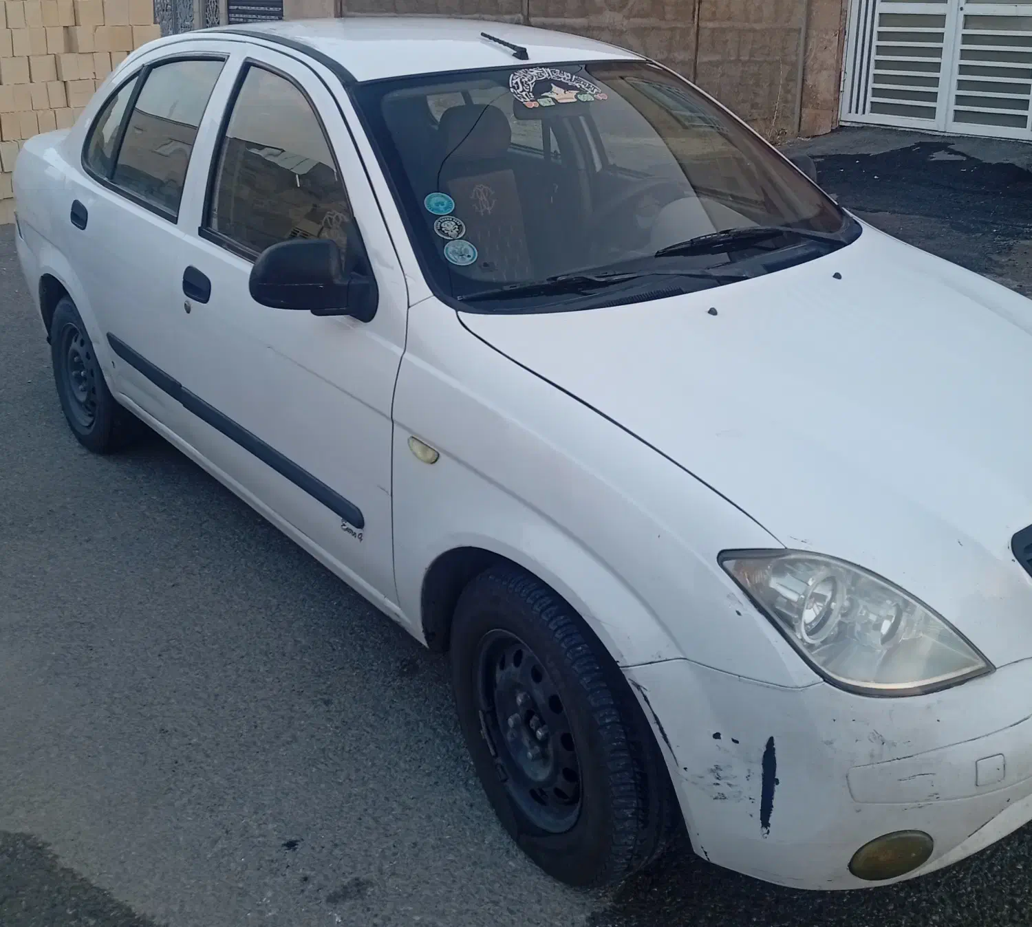 تیبا1مدل ۹۳ سفید|خودرو سواری و وانت|ازنا, |دیوار