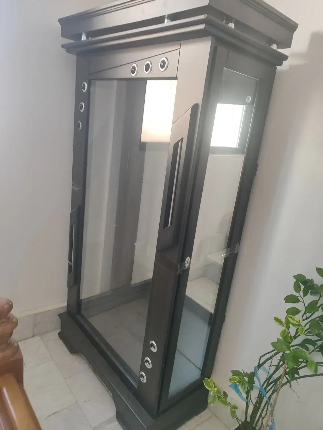 بوفه چوبی شیشه ای 3طبقه به همراه شیشه8میل طبقات|بوفه، ویترین، کنسول|مراغه, |دیوار