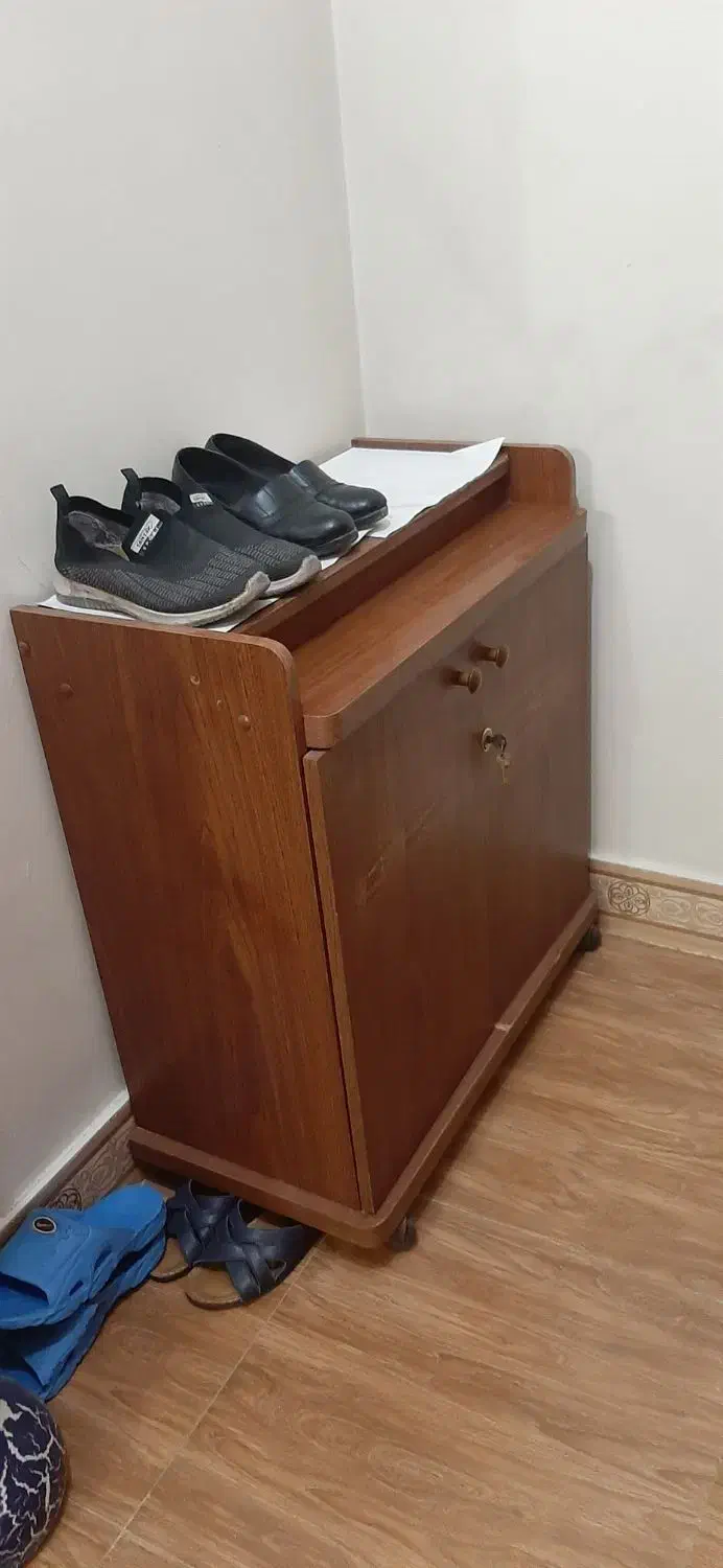 جاکفشی|جاکفشی، کمد، دراور|اندیشه, اندیشه فاز ۴|دیوار