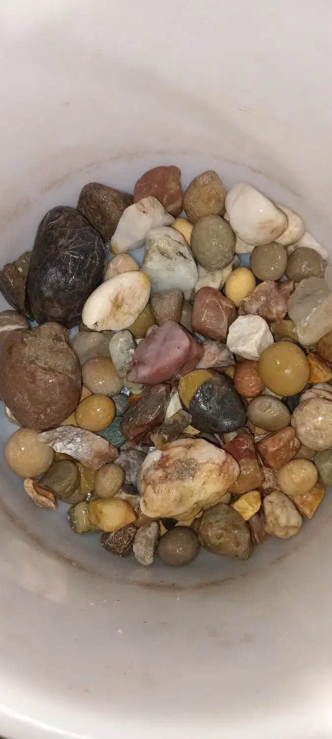 سنگهای گوناگون خام|کلکسیون اشیاء عتیقه|بندر ماهشهر, |دیوار