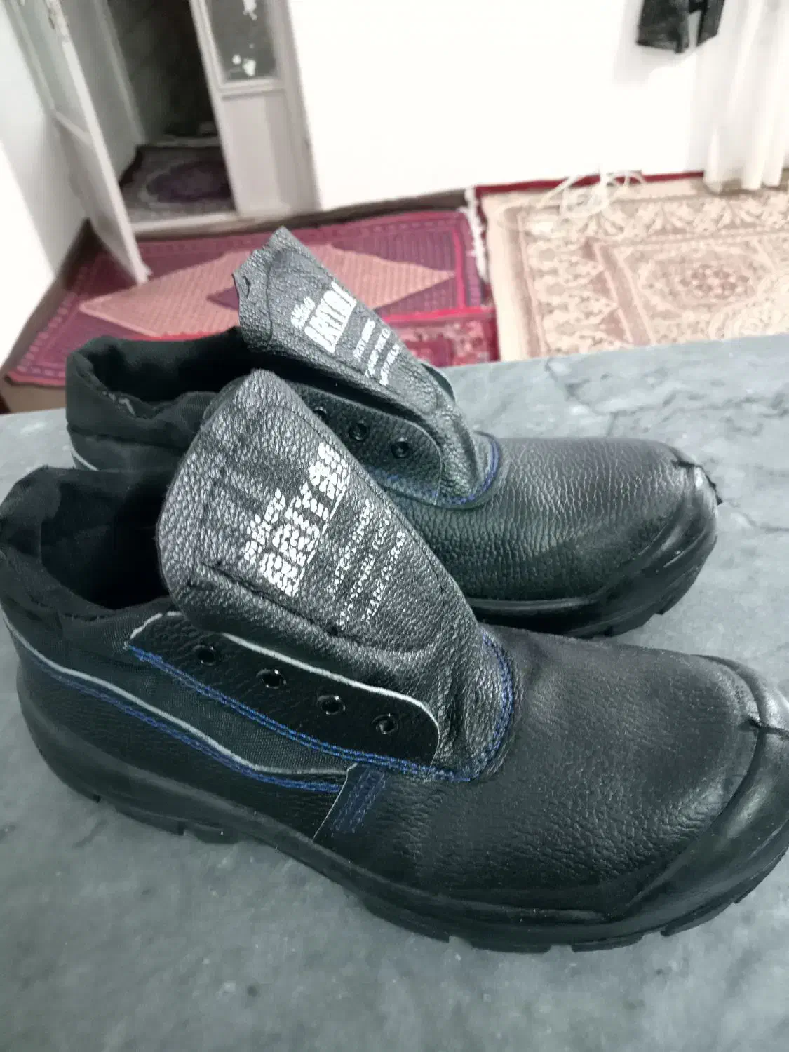 کفش کار|کیف، کفش، کمربند|زنجان, |دیوار