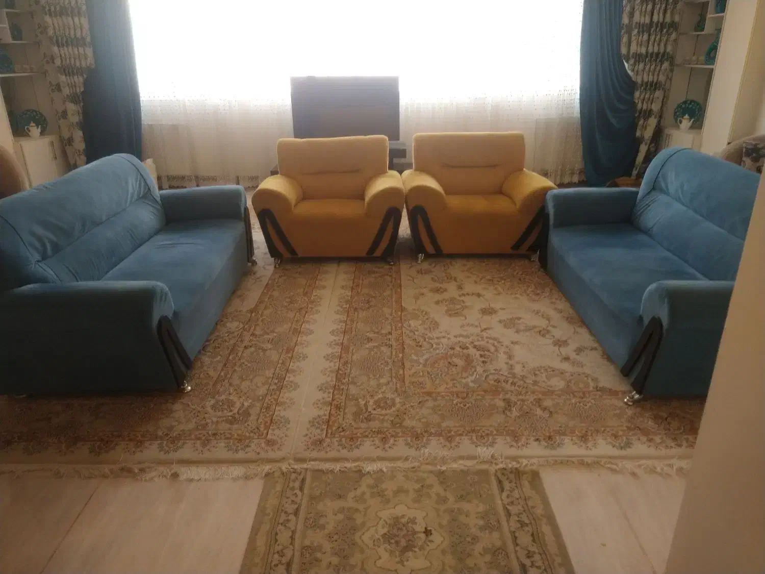 مبل ۸نفره راحتی کارکرده|مبلمان خانگی و میز عسلی|قم, انسجام|دیوار