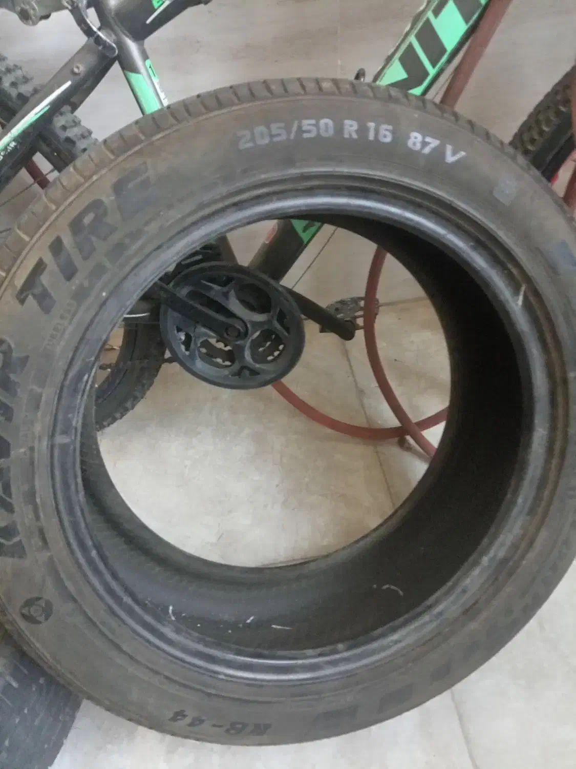 لاستیک سایز 16|قطعات یدکی و لوازم جانبی|شیراز, ده پیاله|دیوار