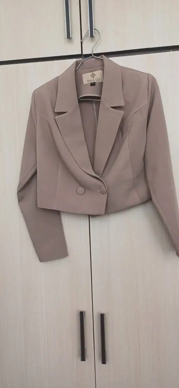 کراپ کت وشلوار|لباس|بردسکن, |دیوار