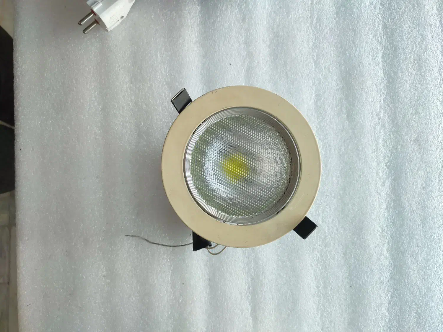 فروش لامپ و پنل و پروژکتور|لامپ و چراغ|کاشان, شاهد|دیوار