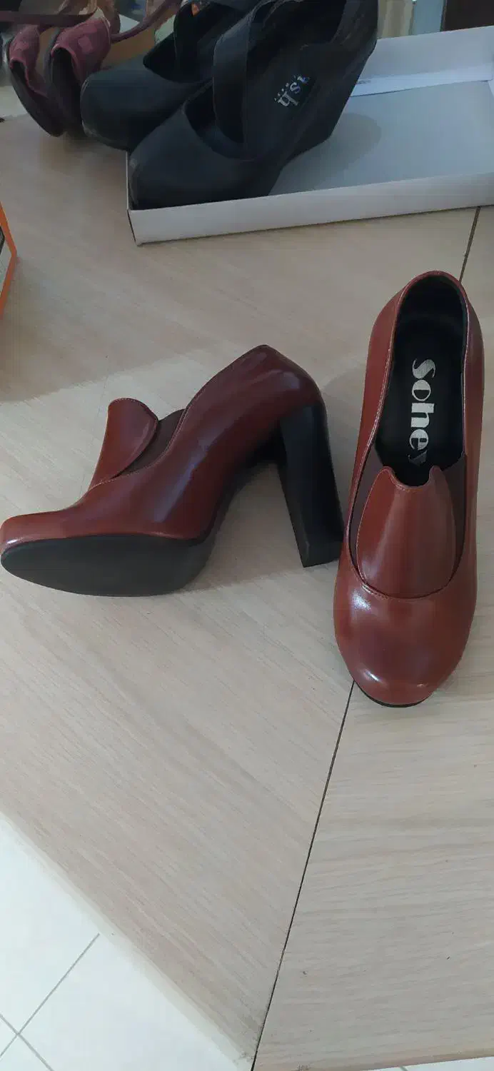 تعدادی کفش و صندل و بوت واقعا خاص|کیف، کفش، کمربند|شیراز, دینکان|دیوار