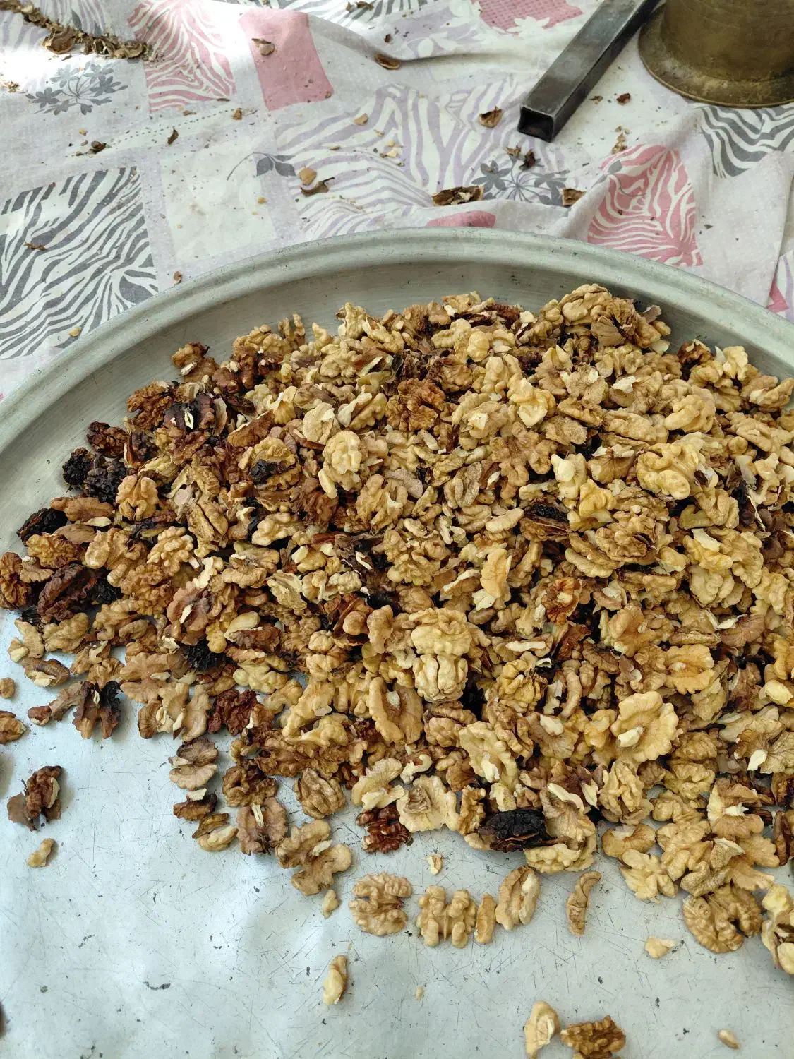 گردو خوانسار 70درصد سفید 30در صدفسنجونی|عمده‌فروشی|خوانسار, |دیوار