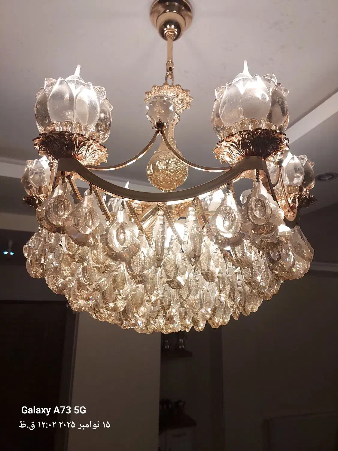 2 عدد لوستر|لوستر و چراغ آویز|شاهین‌شهر, شهرک هشت بهشت|دیوار