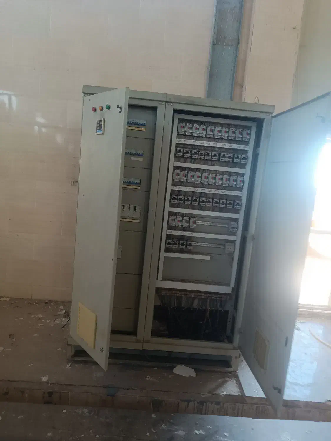 تابلو برق|فروشگاه و مغازه|مهریز, |دیوار