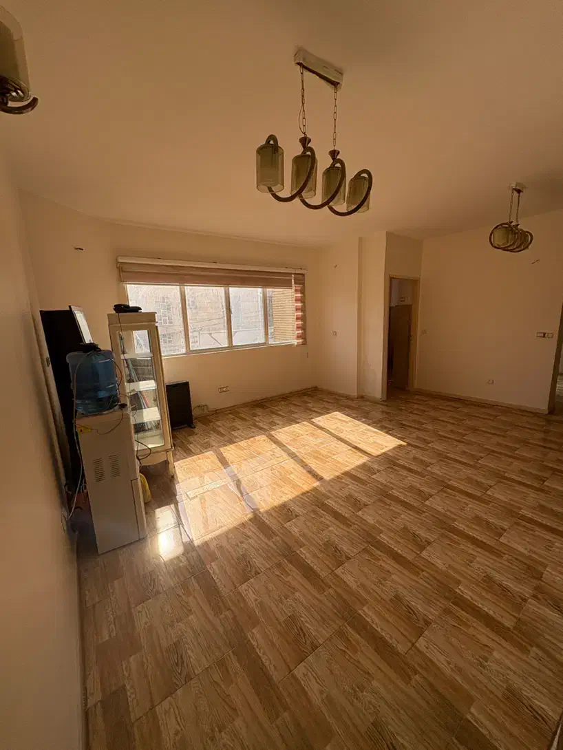 75 متری بر ستارخان تابلو خور|اجارهٔ دفتر کار، اتاق اداری، مطب|تهران, صادقیه|دیوار