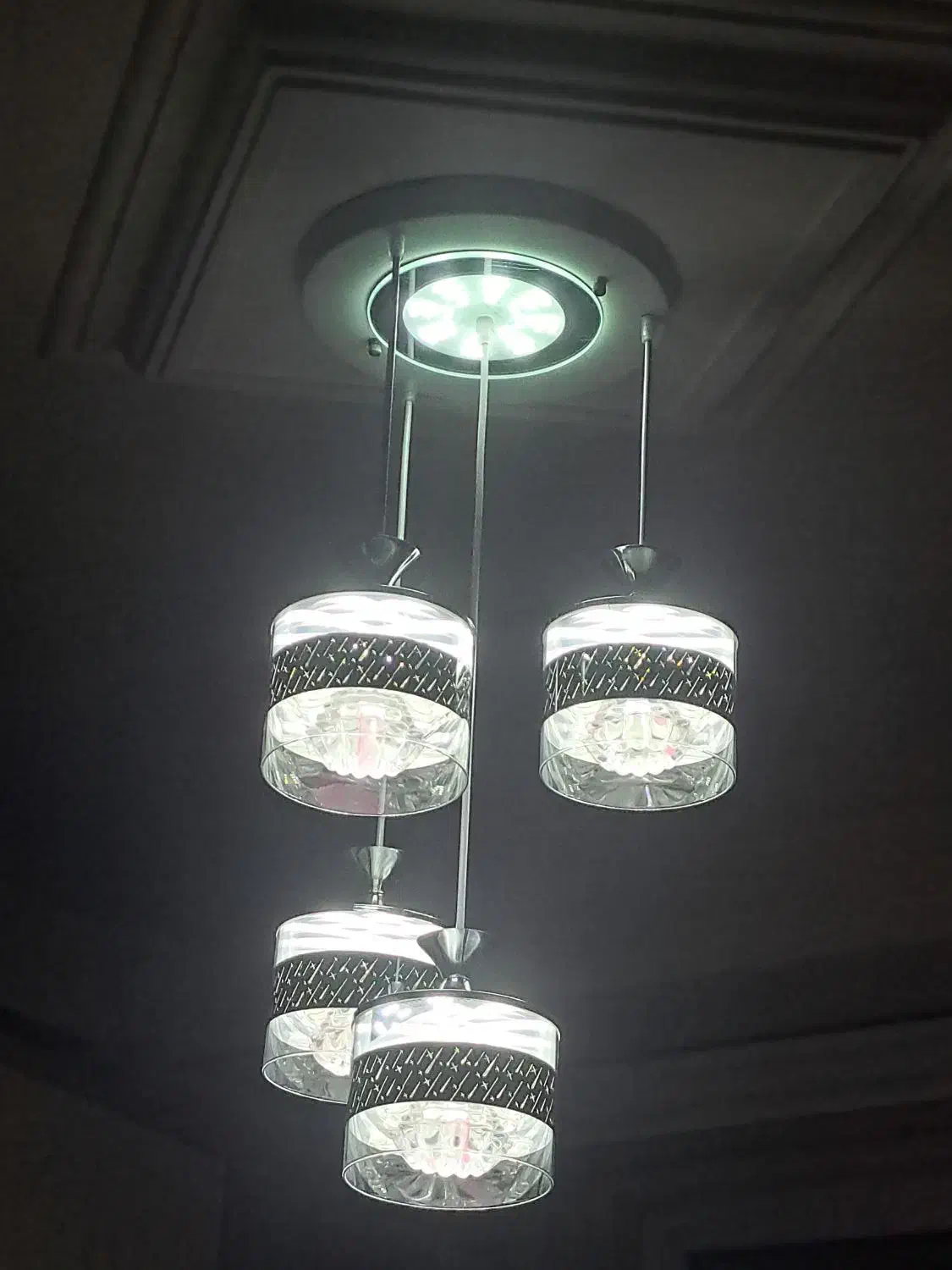 لوستر ریموت دار ولوستر۴تاییsmd واتاق کودک هالوژن|لوستر و چراغ آویز|اسلامشهر, شهرک سعیدیه|دیوار