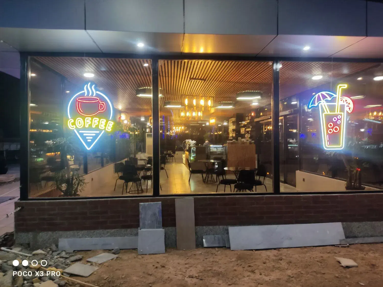 به یک نفر کافی من و یک کارگر ساده نیازمندیم|استخدام خدمات فروشگاه و رستوران|شهرضا, |دیوار