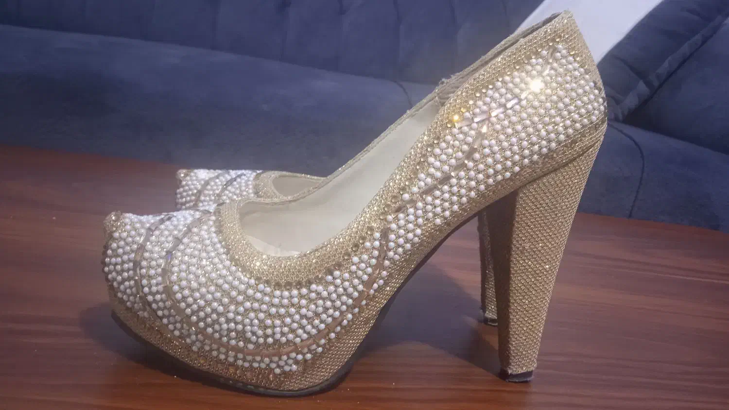 کفش مجلسی|کیف، کفش، کمربند|بروجرد, |دیوار