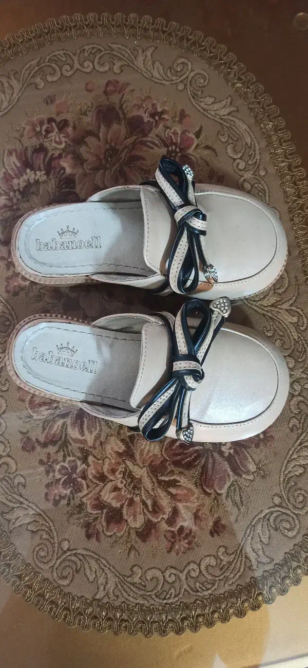 دمپایی دخترانه|کفش و لباس بچه|قم, انسجام|دیوار