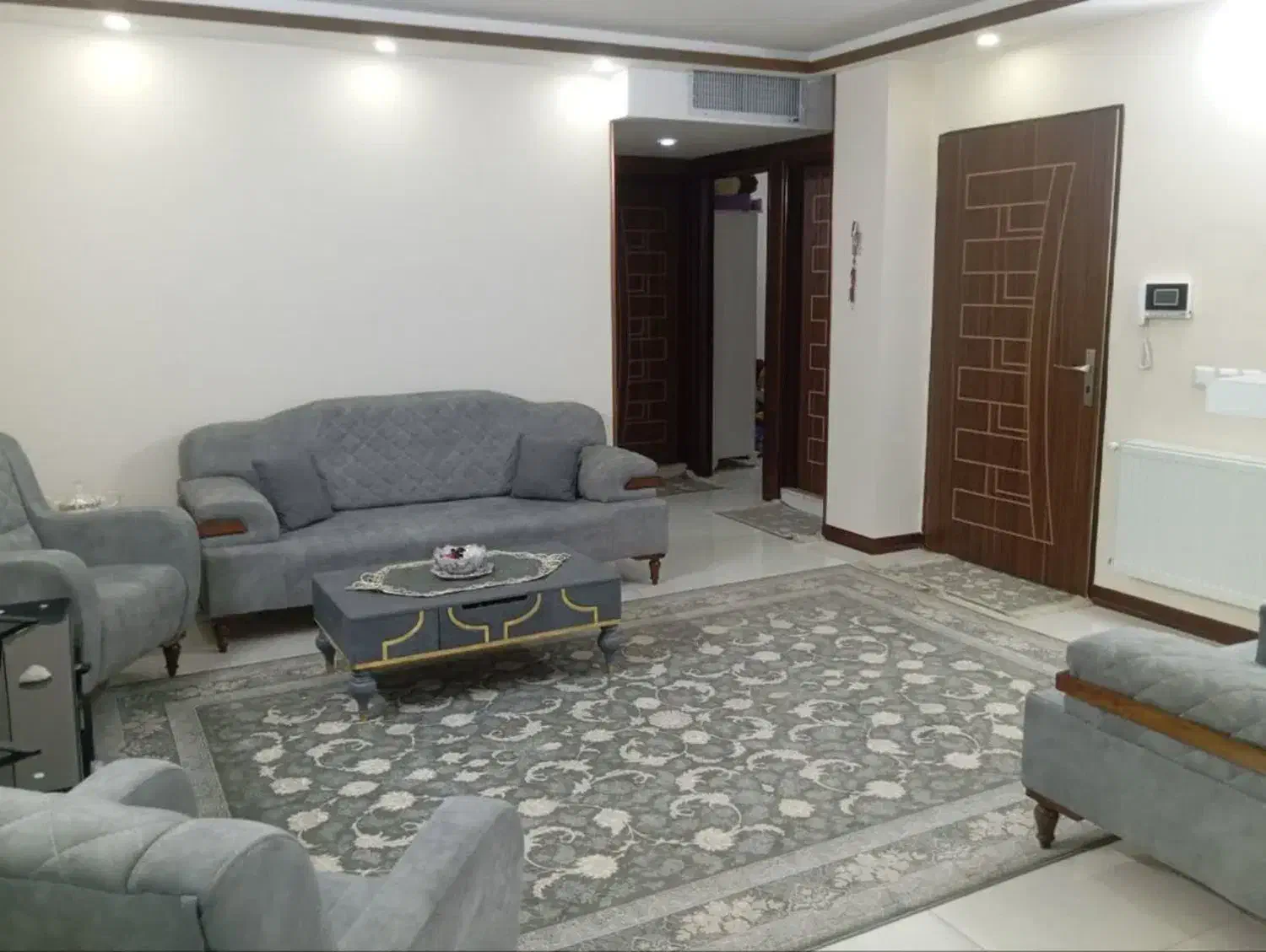 فرش ۹ متری|فرش|اصفهان, باغ فدک|دیوار