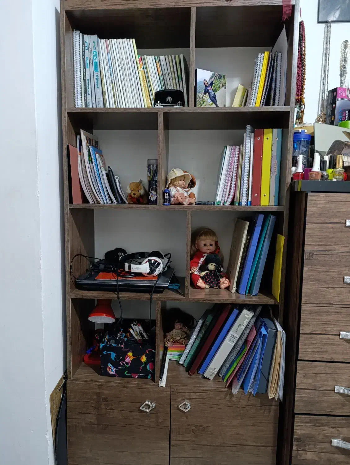 کتابخانه|کتابخانه، شلف، قفسه‌های دیواری|کرج, فاز ۳ گوهردشت|دیوار