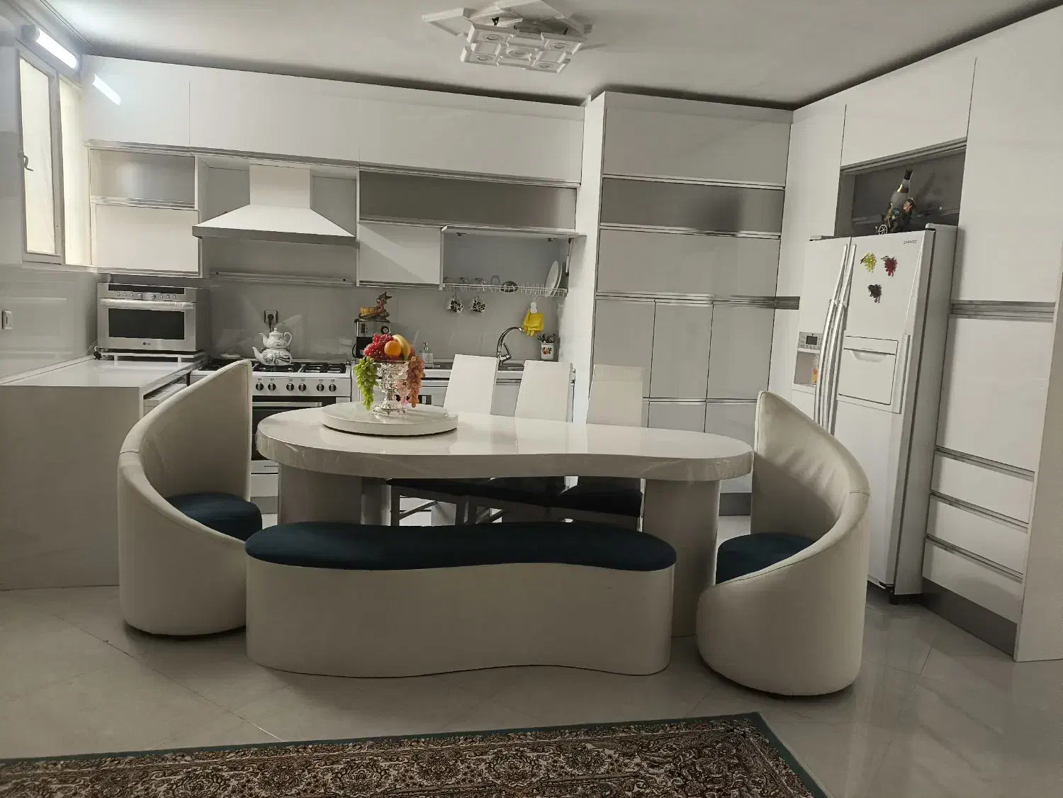 میز ناهارخوری ۸ نفره ،سرویس خواب .قالی|فرش|کرمان, |دیوار