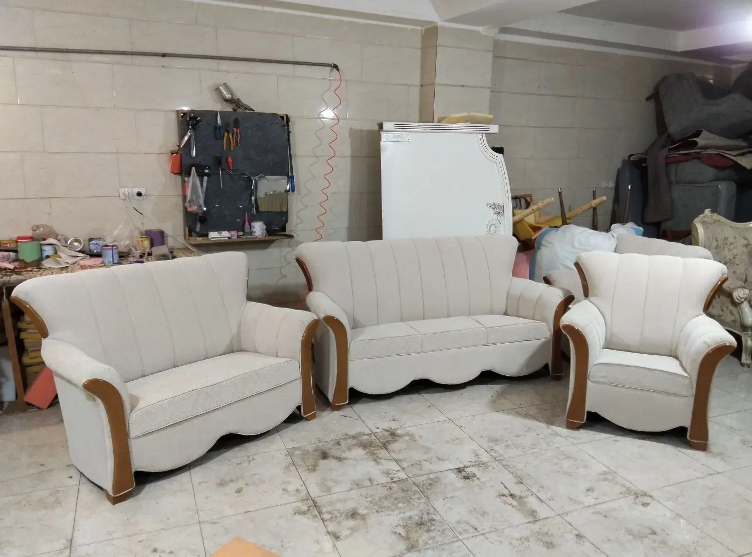 مبلمان آقاسی ..|مبلمان خانگی و میز عسلی|قزوین, |دیوار