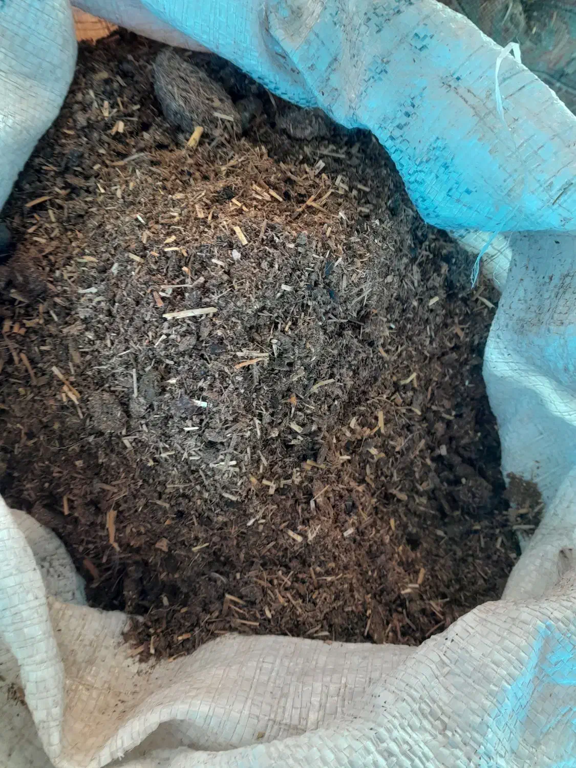 کود گوسفندی خالص خشک شده کیسه زده|لوازم جانبی حیوانات|بهنمیر, |دیوار