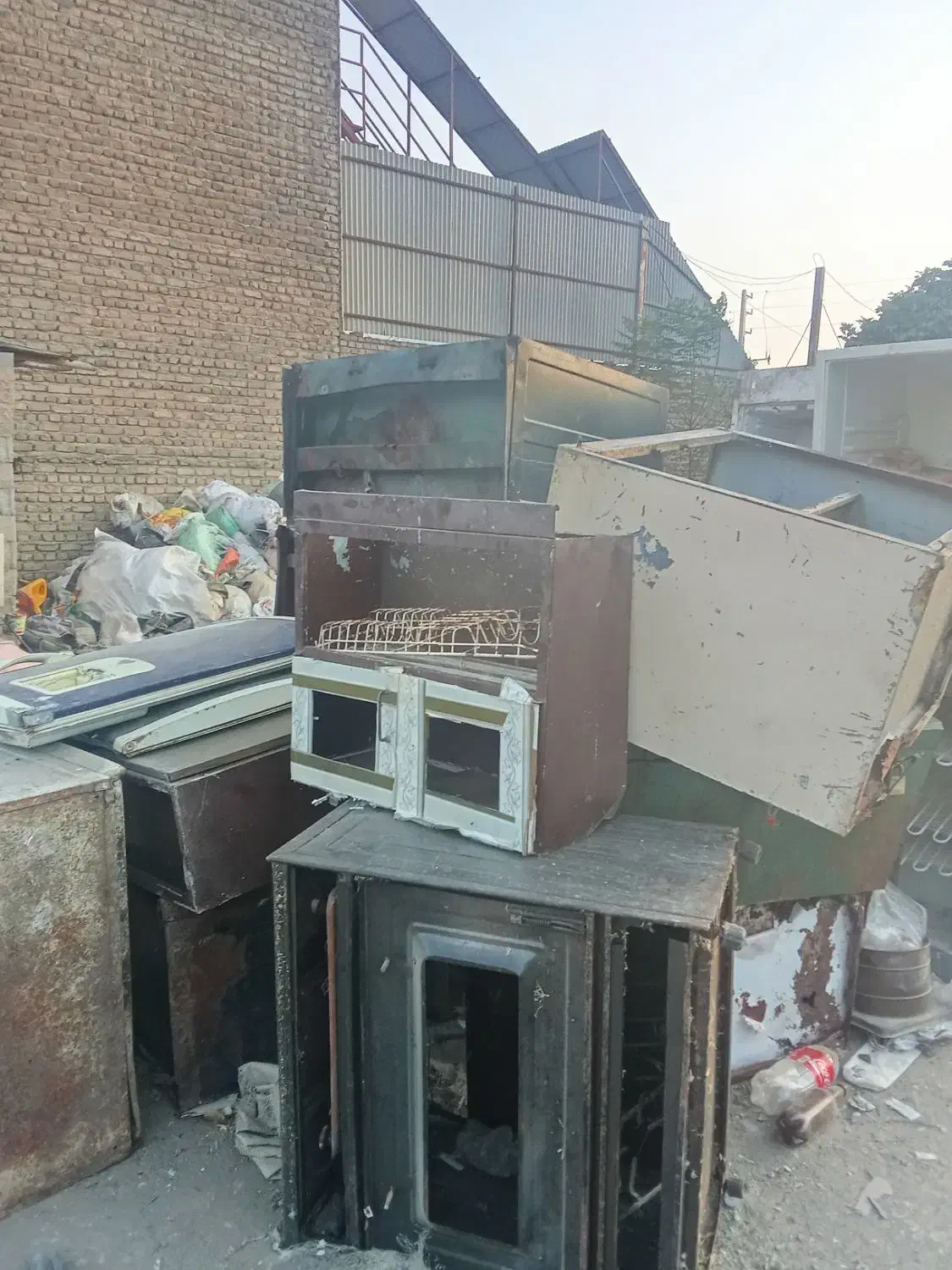 خرید‌ضایعات‌اهن‌کارتن‌.کتاب.لوازم‌منزل‌.اداریمغازه|خدمات پیشه و مهارت|آزادشهر, |دیوار