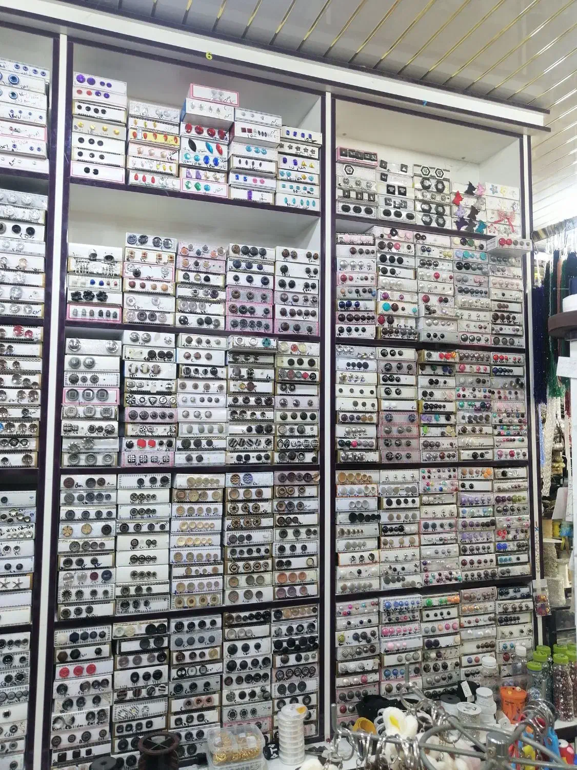 فروشنده خانم خرازی مزارعی|استخدام خدمات فروشگاه و رستوران|برازجان, |دیوار