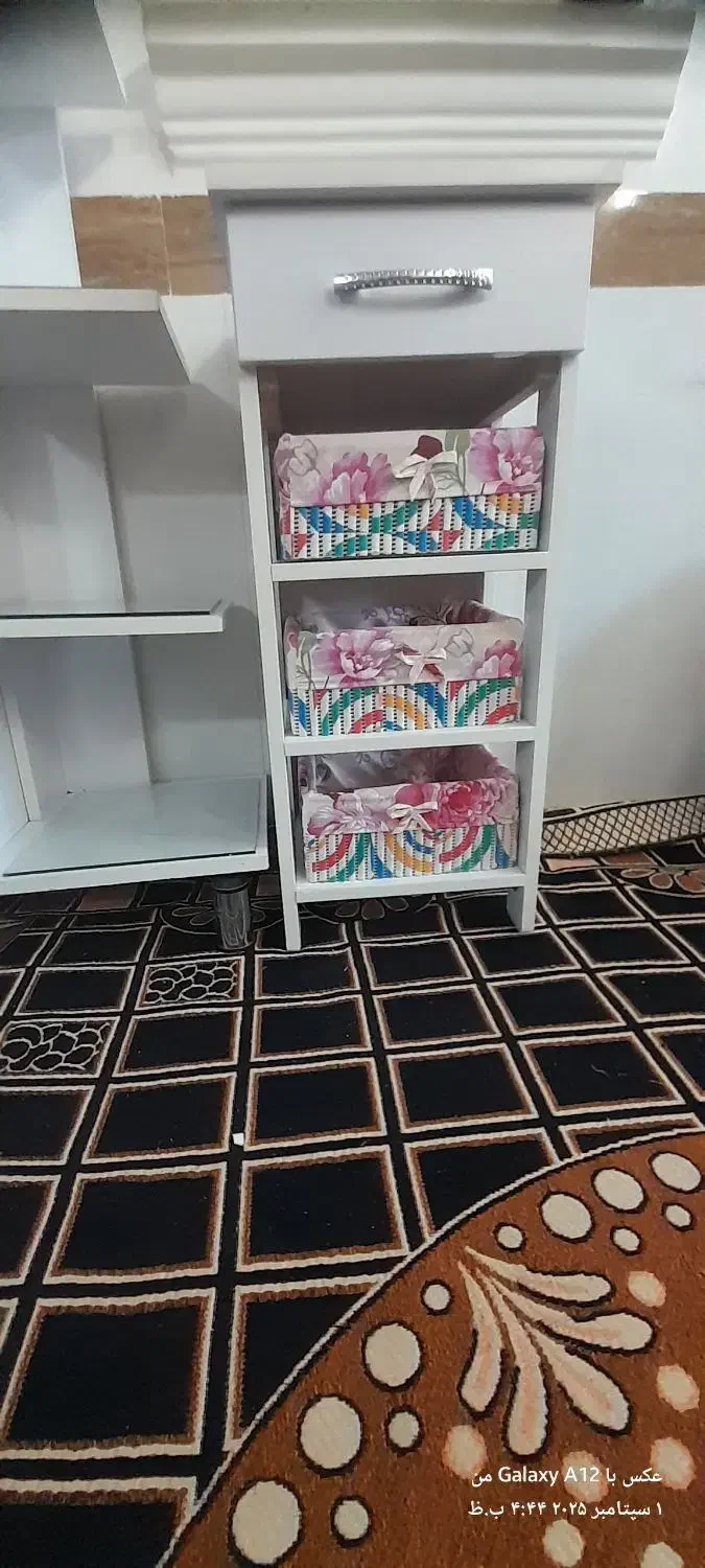 پایه قابلمه|آب‌چکان و نظم‌دهنده ظروف|کاشمر, |دیوار