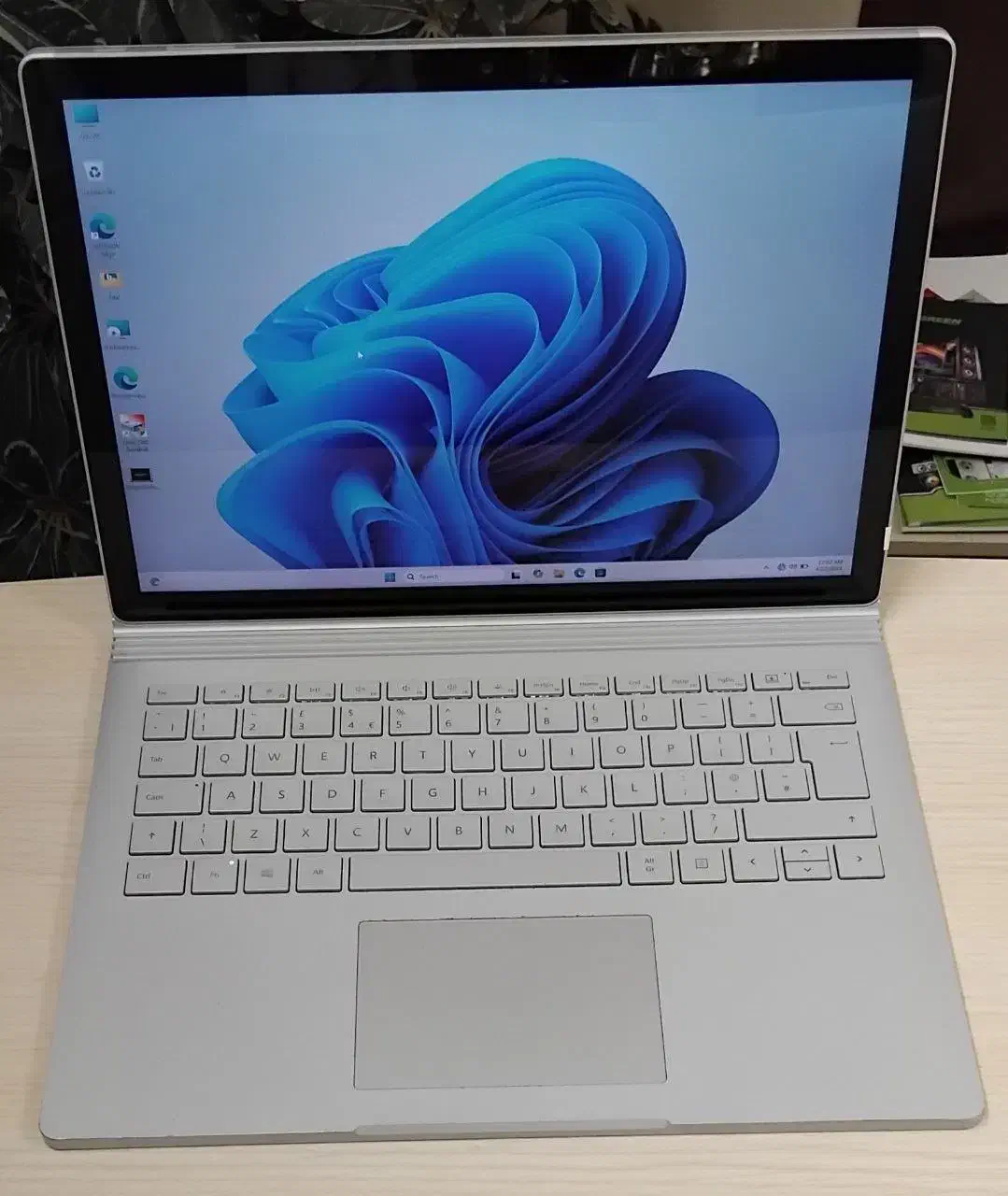 مایکروسافت سرفیس بوک با 2 گیگ گرافیک|رایانه همراه|کاشان, رجایی|دیوار