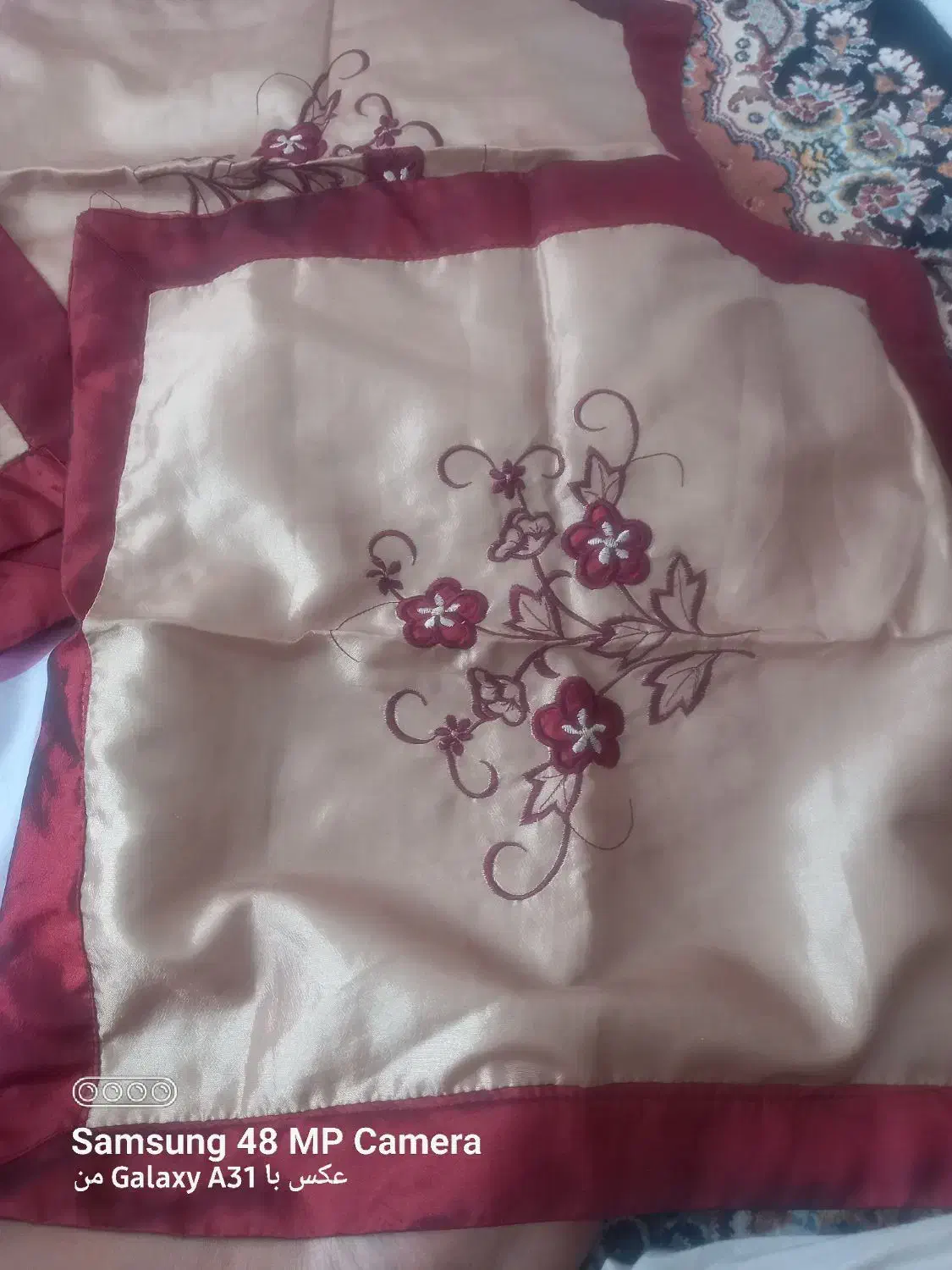 رو بالشت|رختخواب، بالش، پتو|گلبهار, شهر جدید گلبهار|دیوار