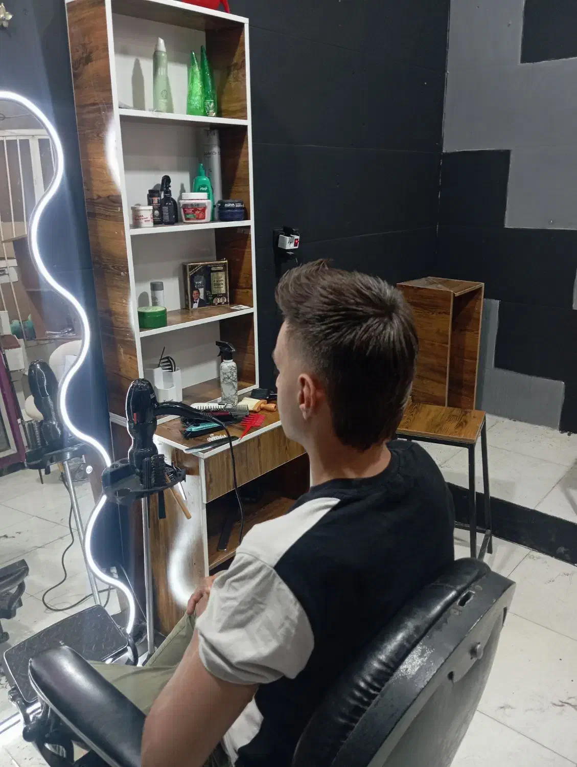 واگذاری مغازه یا آرایشگاه مردانه|اجارهٔ مغازه و غرفه|بوشهر, |دیوار