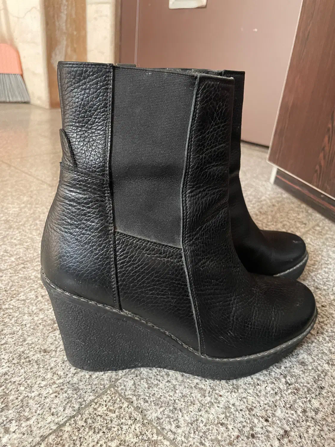 نیم بوت چرم ترک سایز ۳۸|کیف، کفش، کمربند|رشت, منظریه|دیوار