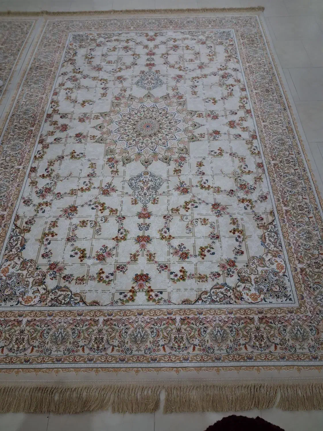 فرش|فرش|گلبهار, شهر جدید گلبهار|دیوار