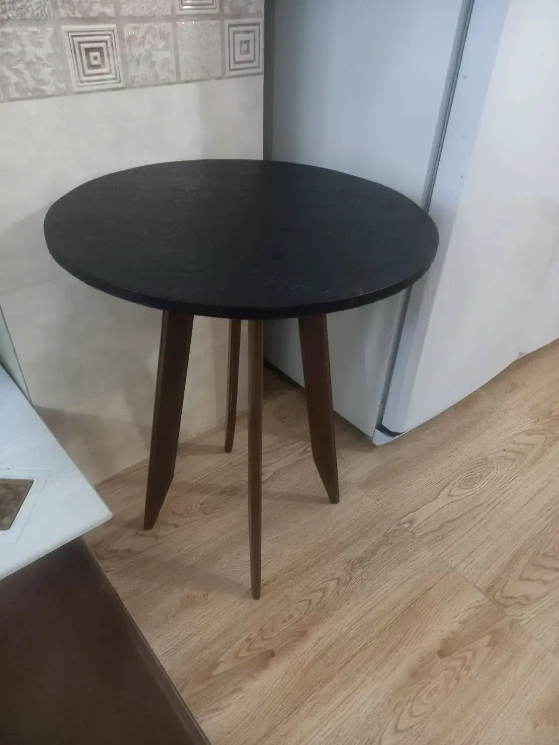 میز خاطره و کنارسالنی چهارپایه روکش چرم|مبلمان خانگی و میز عسلی|صباشهر, |دیوار