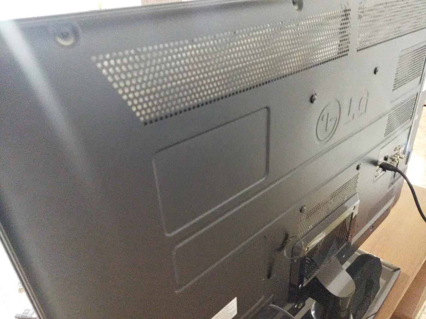 تلویزیون|تلویزیون و پروژکتور|رباطکریم, رباطکریم|دیوار