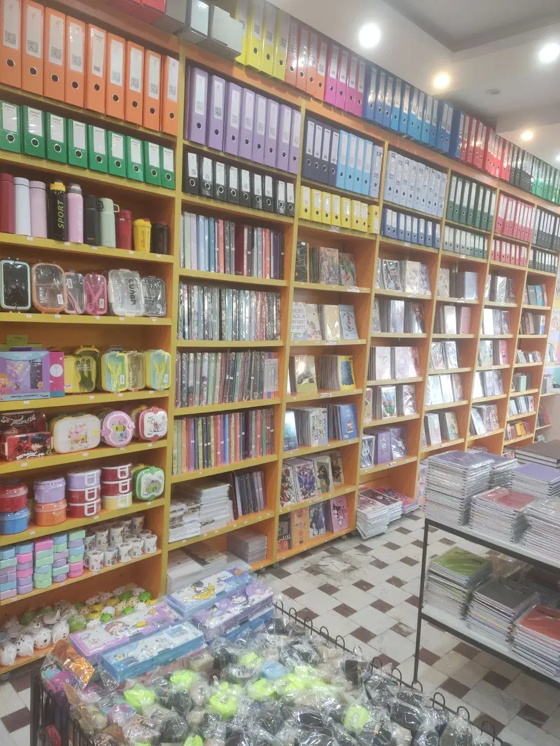 جذب نیرو خانم برای فروشگاه لوازم التحریر|استخدام خدمات فروشگاه و رستوران|قم, باجک دو|دیوار