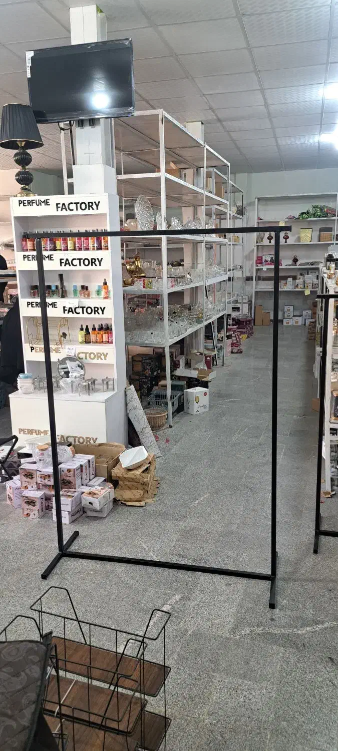 رگال لباس با ارتفاع ۱۵۰ مناسب لباس زنانه|مبلمان خانگی و میز عسلی|سبزوار, بیهق شرقی|دیوار