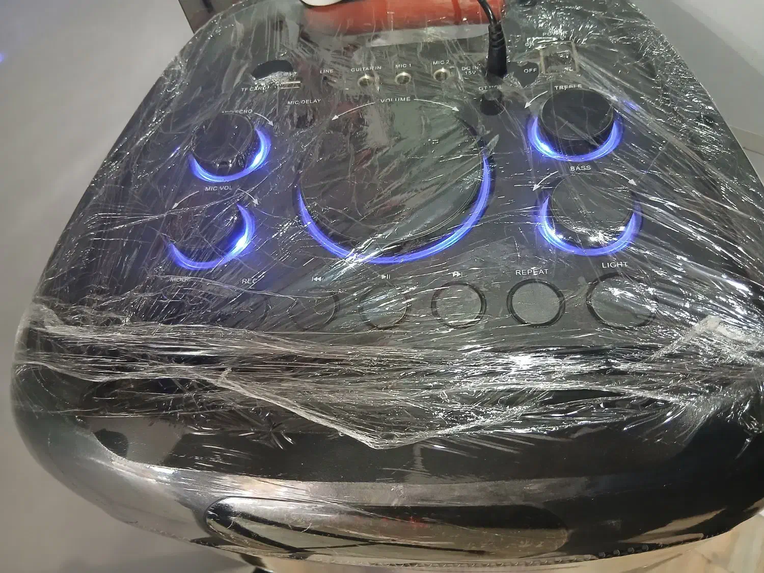 باند جی بی ال|صوتی و تصویری|تربت جام, پارک جنگلی|دیوار