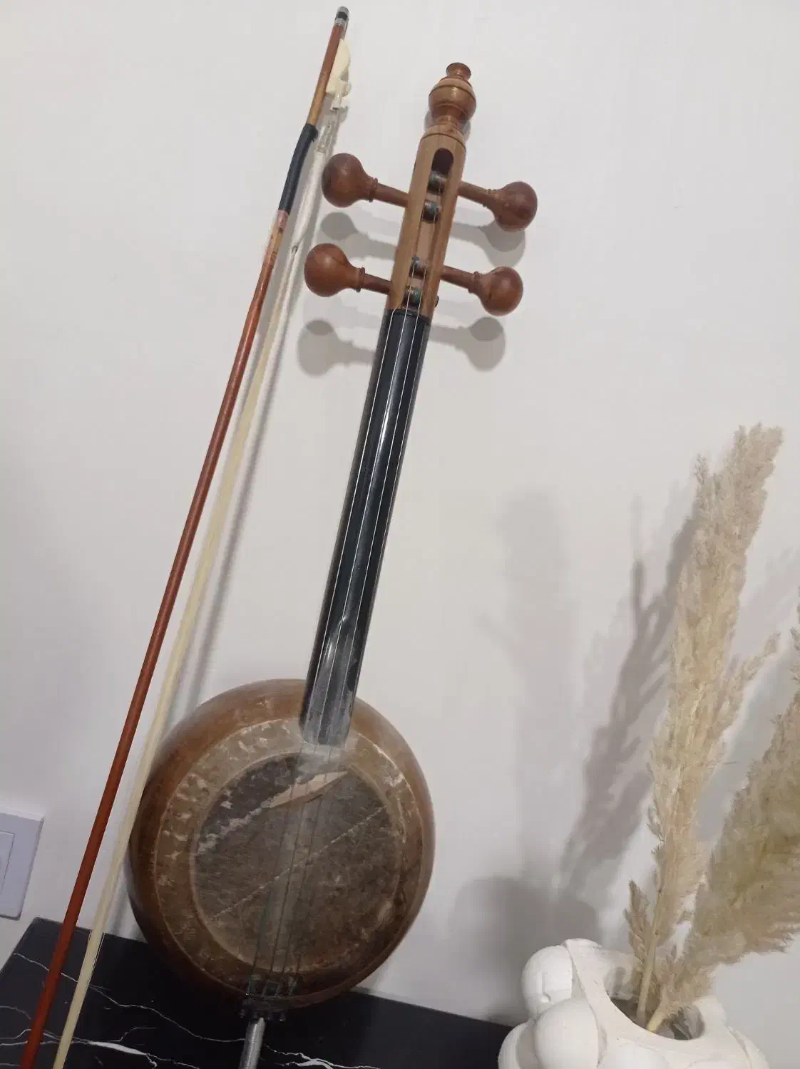 کمانچه آذربایجانی|سازهای سنتی|تبریز, |دیوار