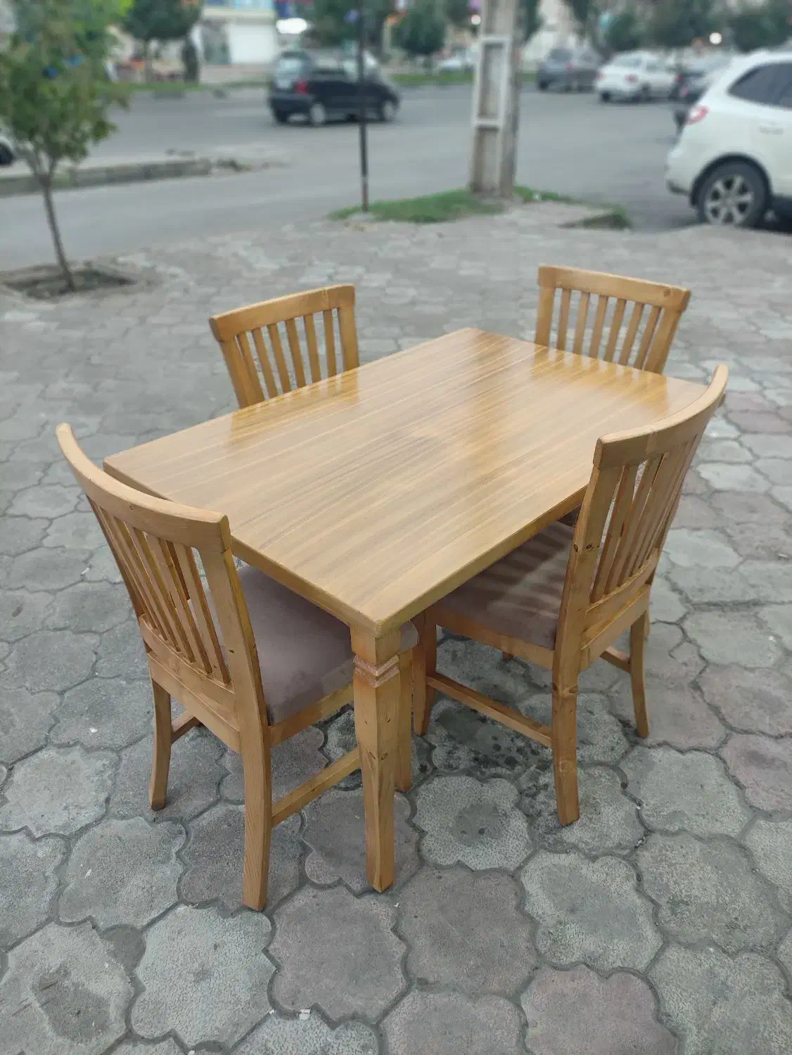 نهار خوری چهار نفره/آماده تحویل|میز و صندلی غذاخوری|رشت, جهاد|دیوار