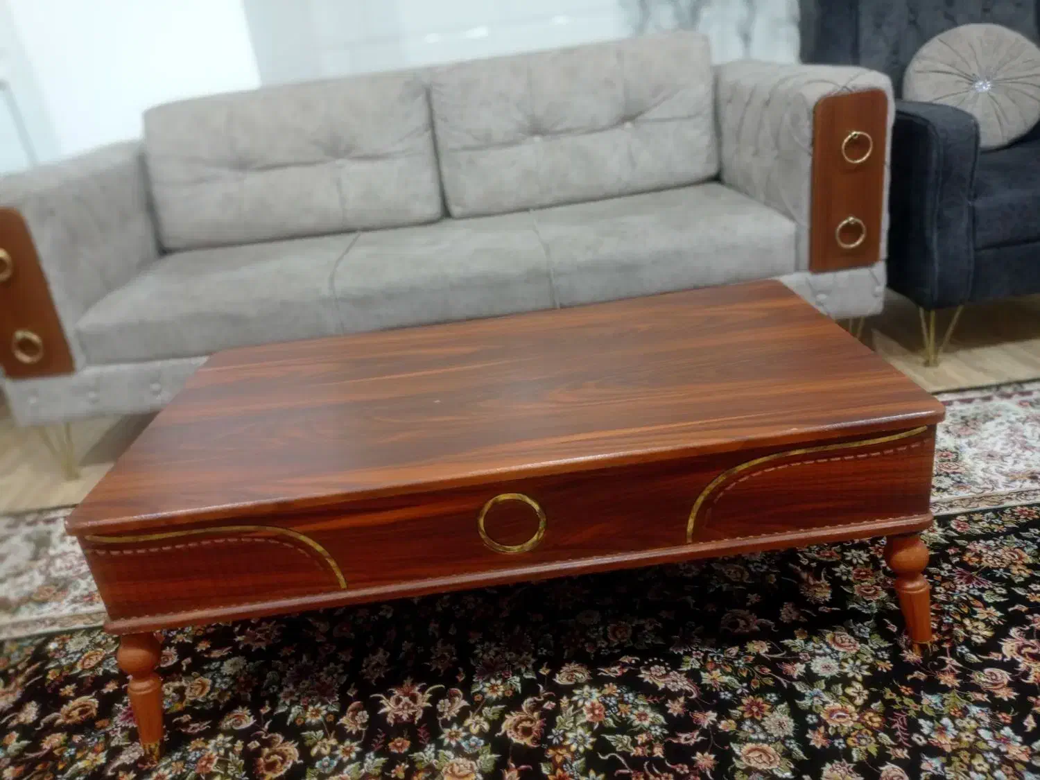 مبل ۸نفره|مبلمان خانگی و میز عسلی|بهمن صغاد, |دیوار