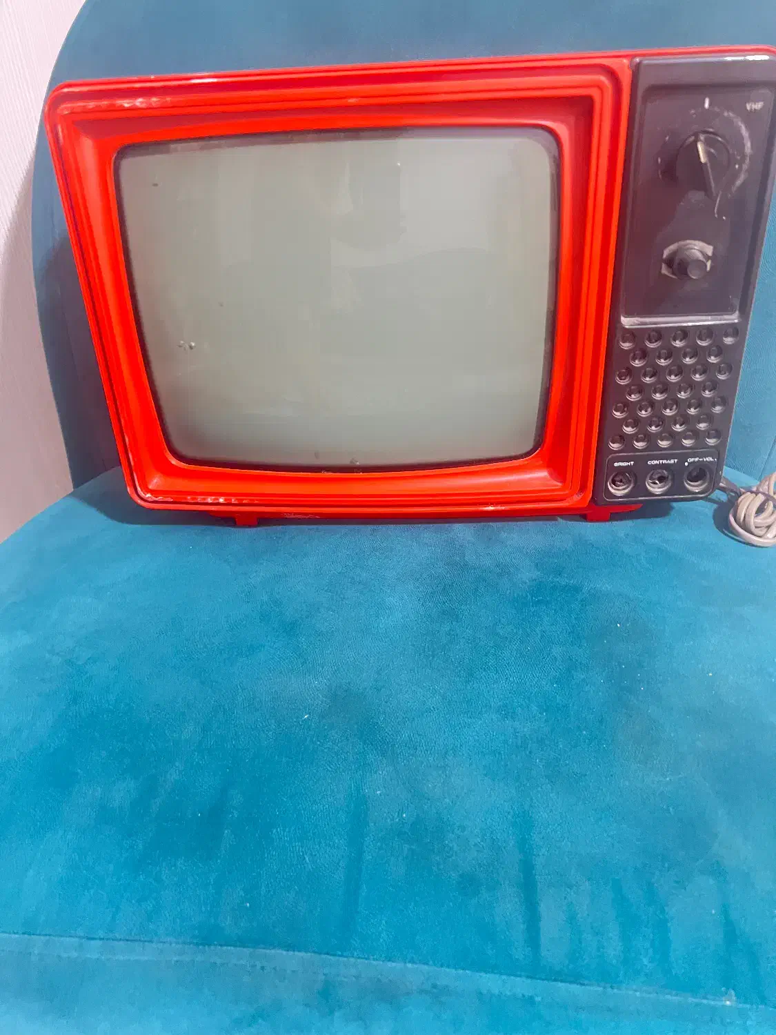 تلویزیون قدیمی|کلکسیون اشیاء عتیقه|تهران, زرکش|دیوار