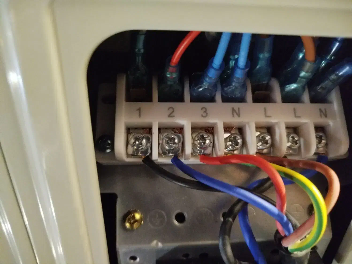 سرویس و نصب و تعمیر کولر گازی و لوازم خانگی|خدمات پیشه و مهارت|رشت, چله خانه|دیوار