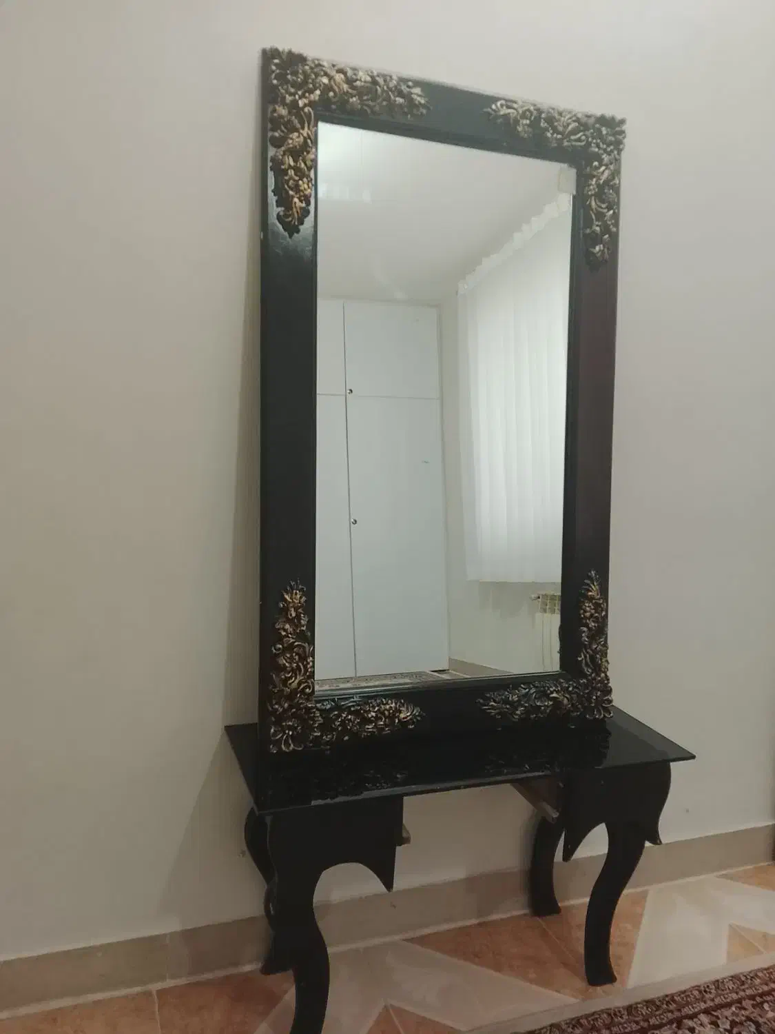 اینه|آینه|اراک, |دیوار