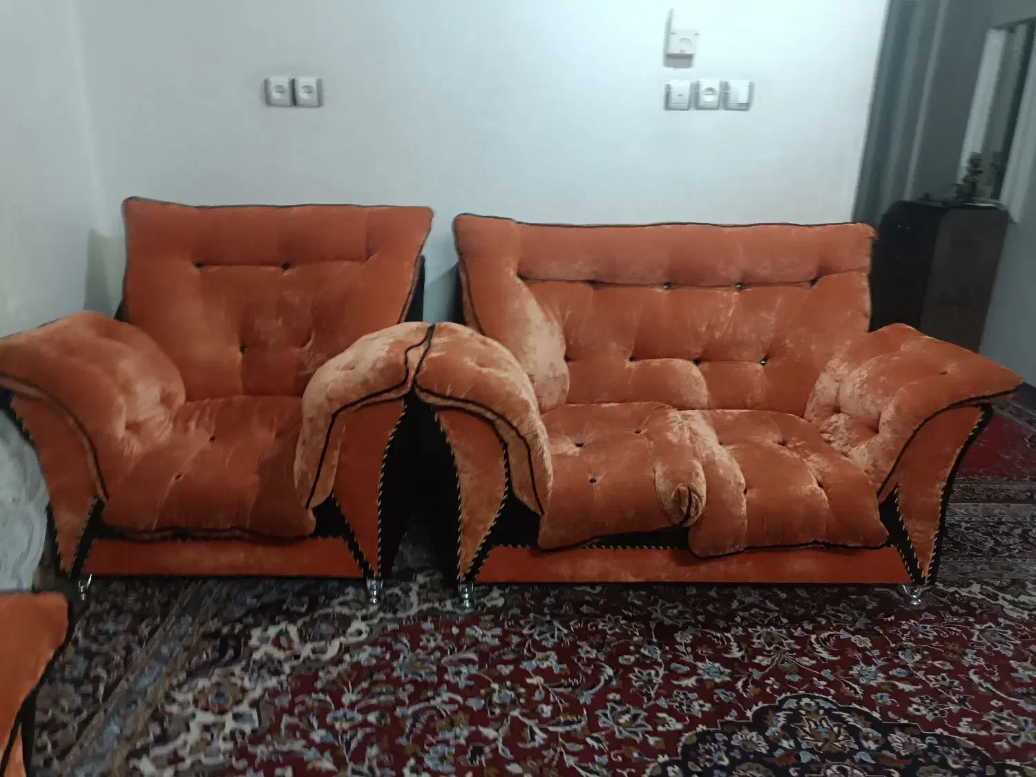 مبل هفت نفره سالم ،تمیز،|مبلمان خانگی و میز عسلی|رامهرمز, |دیوار