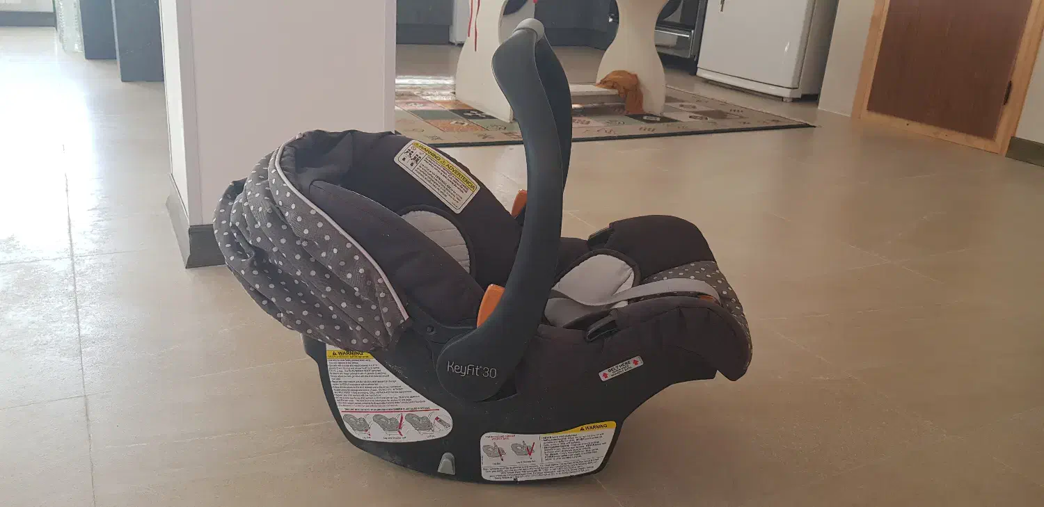 کاسکه نوزاد به همراه کریر بزند چیکو مدل keyfit30|اسباب و اثاث بچه|تهران, جنت‌آباد جنوبی|دیوار