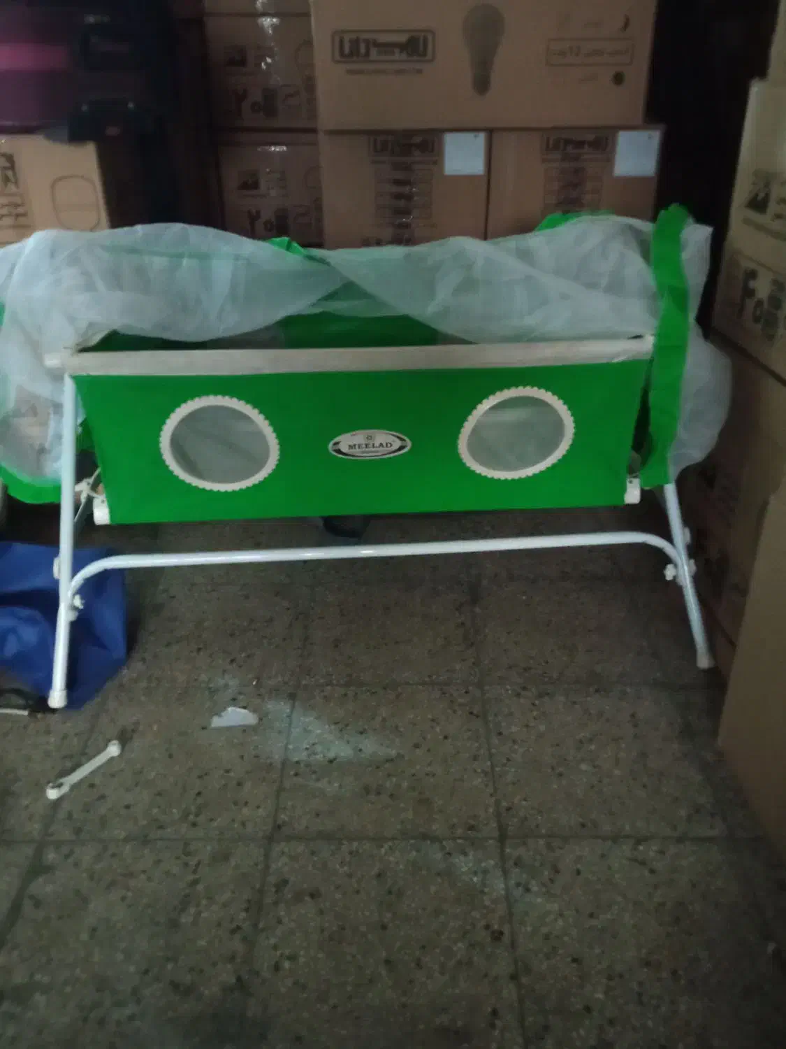 گهواره کودک|تخت و صندلی بچه|تهران, والفجر (افسریه)|دیوار