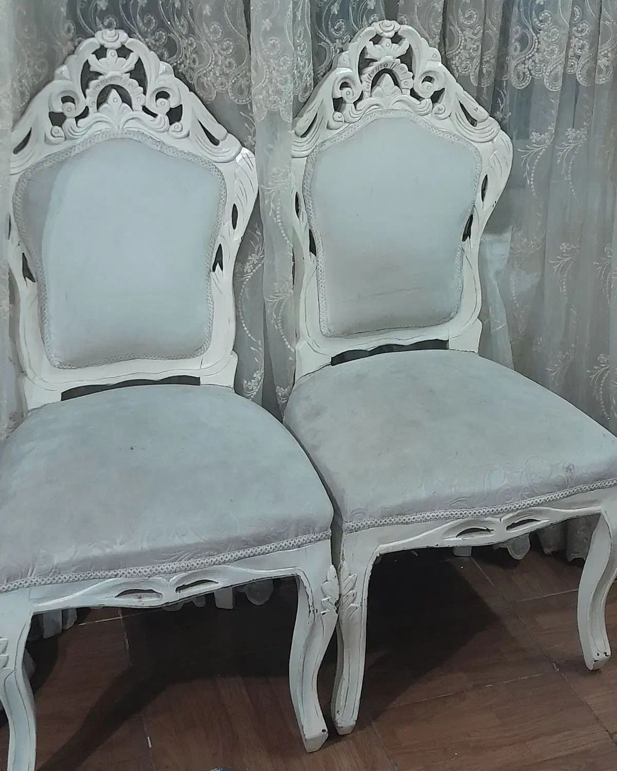 مبل ۷ نفره به همراه ۹تا صندلی و ۳ تا عسلی|مبلمان خانگی و میز عسلی|رشت, رودباری|دیوار