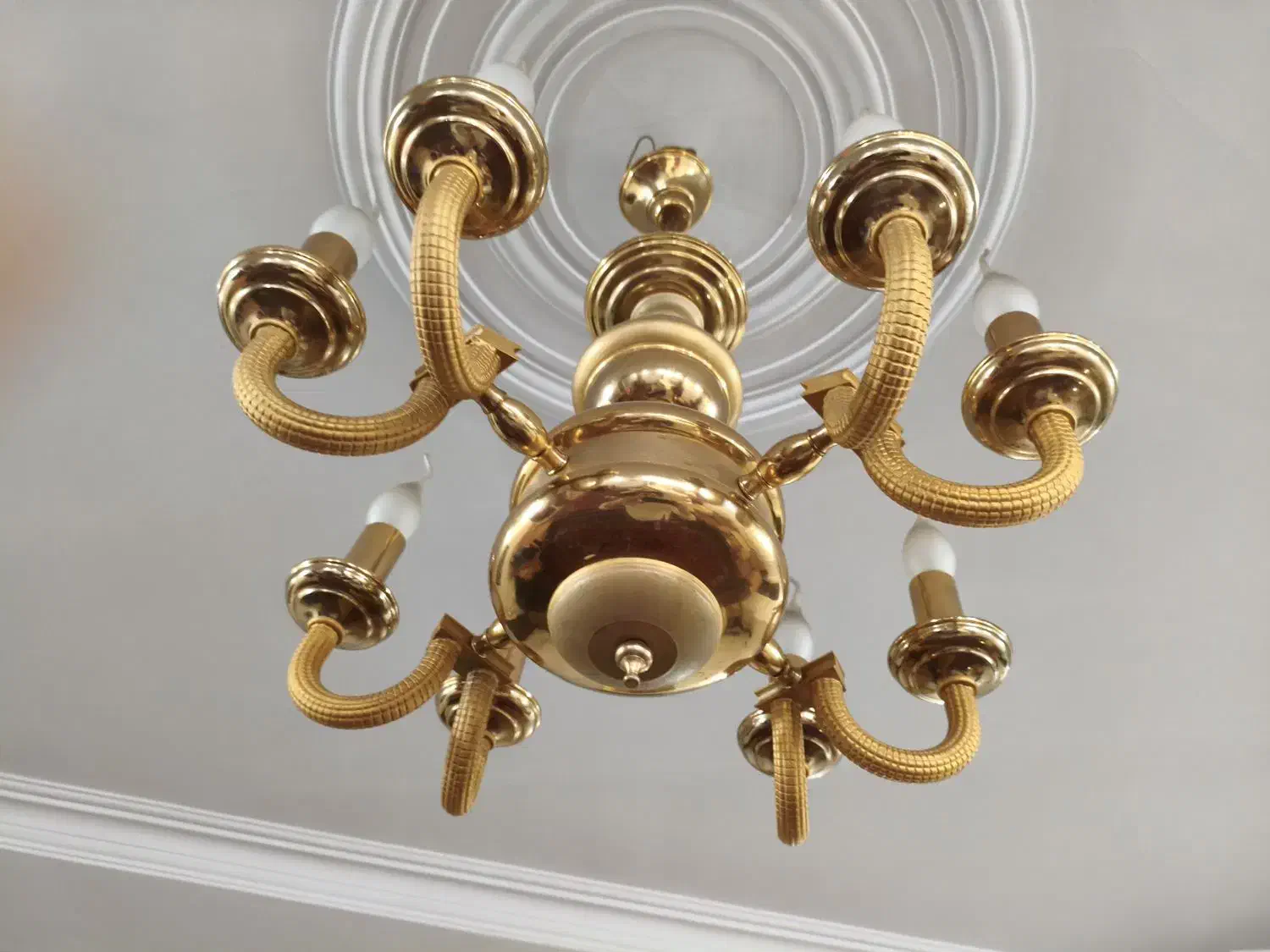 لوستر برنز ۴ شاخه ۸ شعله سه کیلویی|لوستر و چراغ آویز|تهران, باغ خزانه|دیوار