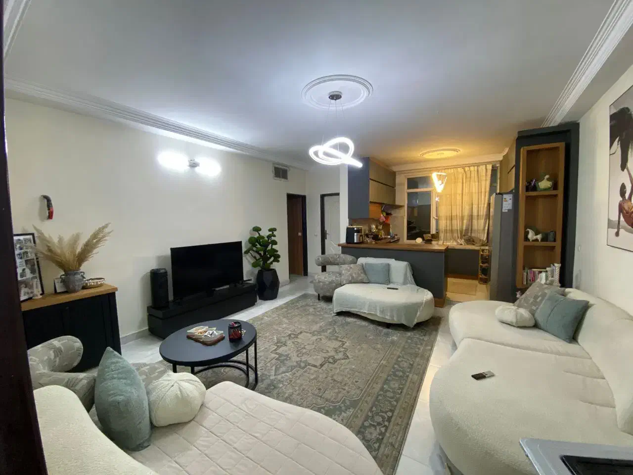 ۵۷متری/اقابابایی/اسانسور/انباری/اکازیون