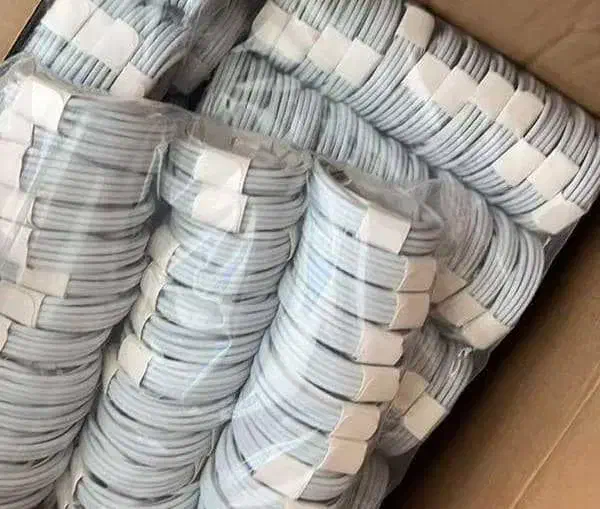 حراج قیمت عمده کابل ایفون اورجینال ( انبار گردانی)|لوازم جانبی موبایل و تبلت|شیراز, سفیرشمالی|دیوار