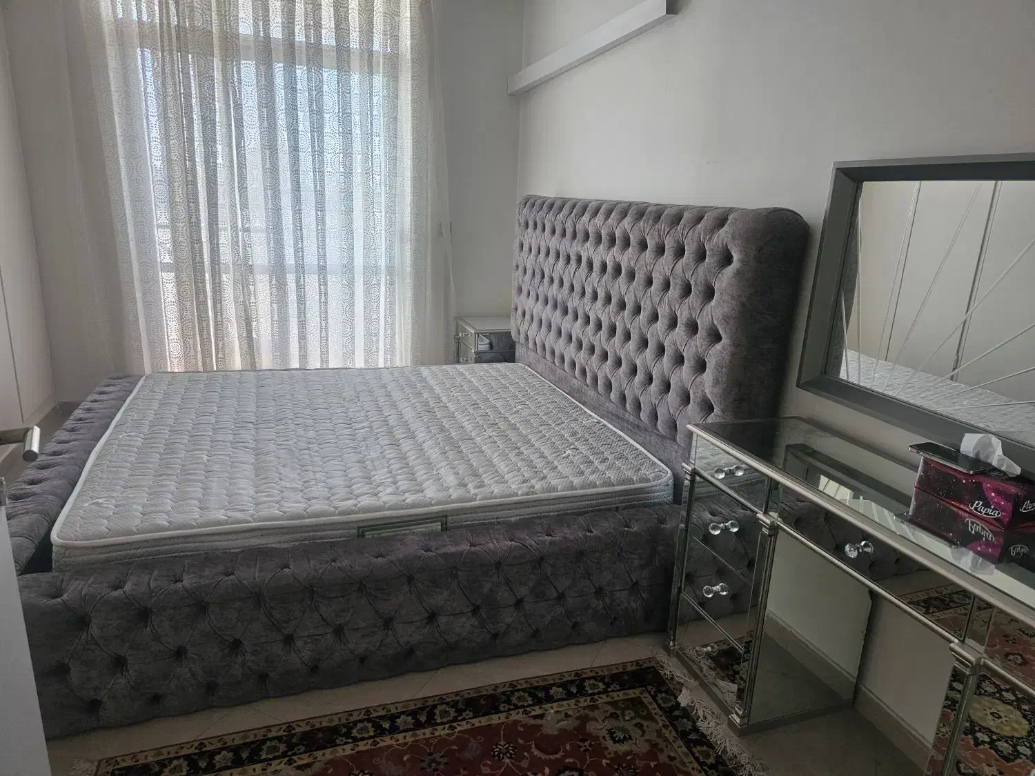 فقط قاب وتاج تخت|تخت و سرویس خواب|لاهیجان, بوجایه|دیوار